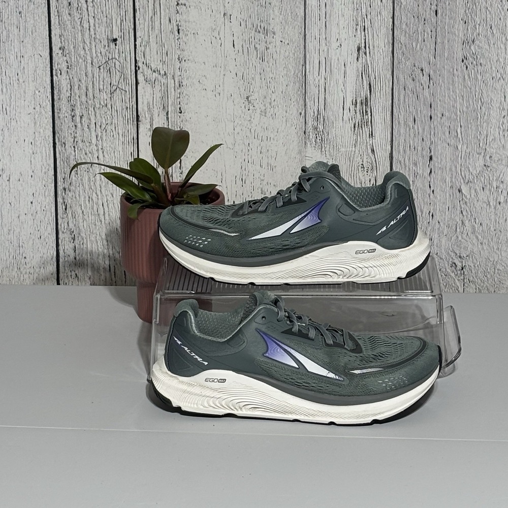 Altra Women Size 9 Ego Max Paradigm Running Shoes Gray Purple  ALOA5484254